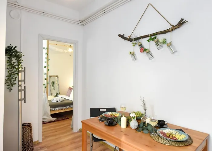 Apartment Charm And Modern Style- Elegant In The Historic Bucharest