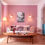 Charm And Modern Style- Elegant In The Historic Apartman Bukarest