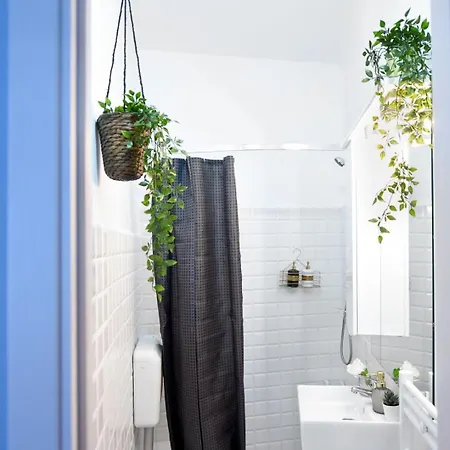 Charm And Modern Style- Elegant In The Historic