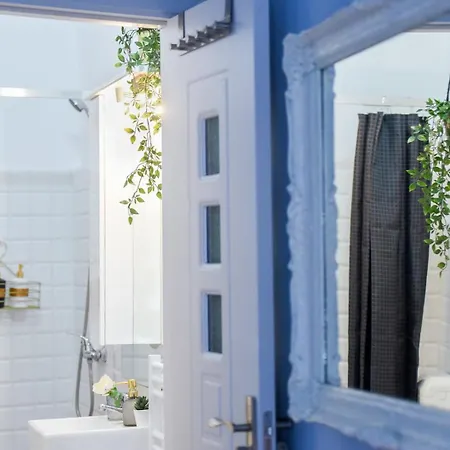 Charm And Modern Style- Elegant In The Historic