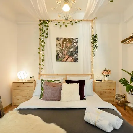 Daire Charm And Modern Style- Elegant In The Historic