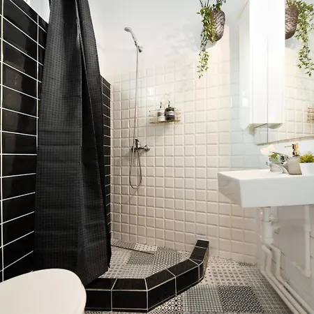 Charm And Modern Style- Elegant In The Historic Daire Bükreş