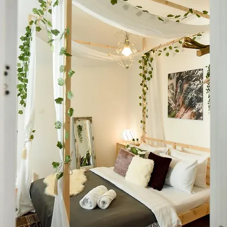 Daire Charm And Modern Style- Elegant In The Historic