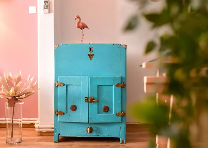 Charm And Modern Style- Elegant In The Historic