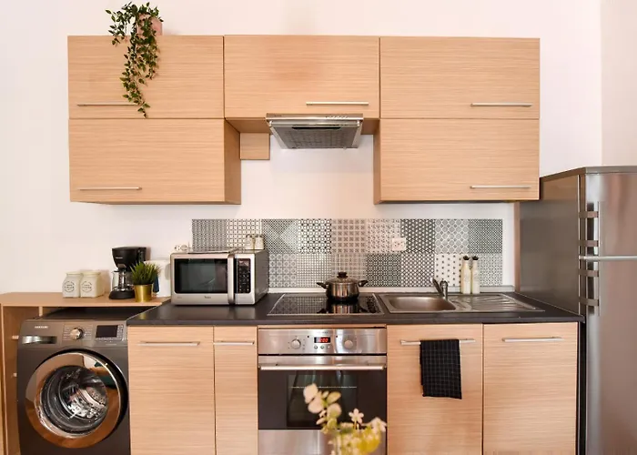 Charm And Modern Style- Elegant In The Historic *