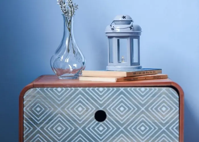 Charm And Modern Style- Elegant In The Historic