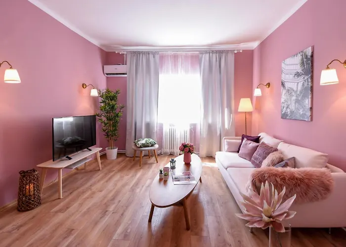 Charm And Modern Style- Elegant In The Historic *