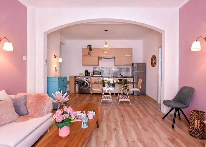 Apartman Charm And Modern Style- Elegant In The Historic Bukarest