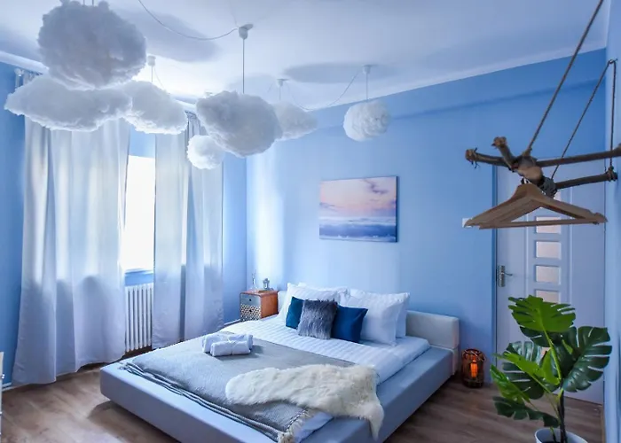 Charm And Modern Style- Elegant In The Historic Apartman *