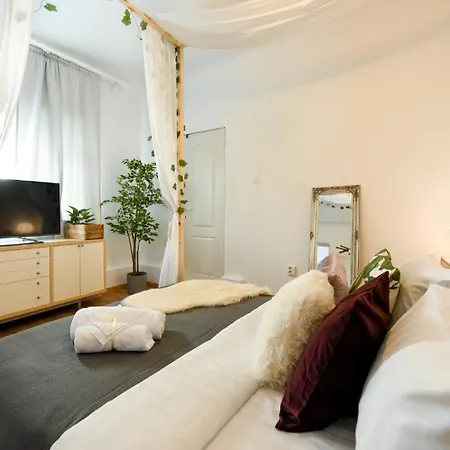 Lägenhet Charm And Modern Style- Elegant In The Historic Bukarest